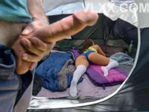 Gõ cửa phàn nàn gã nhà sát bên ổn ào, sống bẩn nào ngờ chọc giận hắn ta